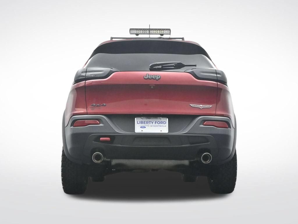 Used 2016 Jeep Cherokee Trailhawk w/ Comfort/Convenience Group AWD/4WD image 38