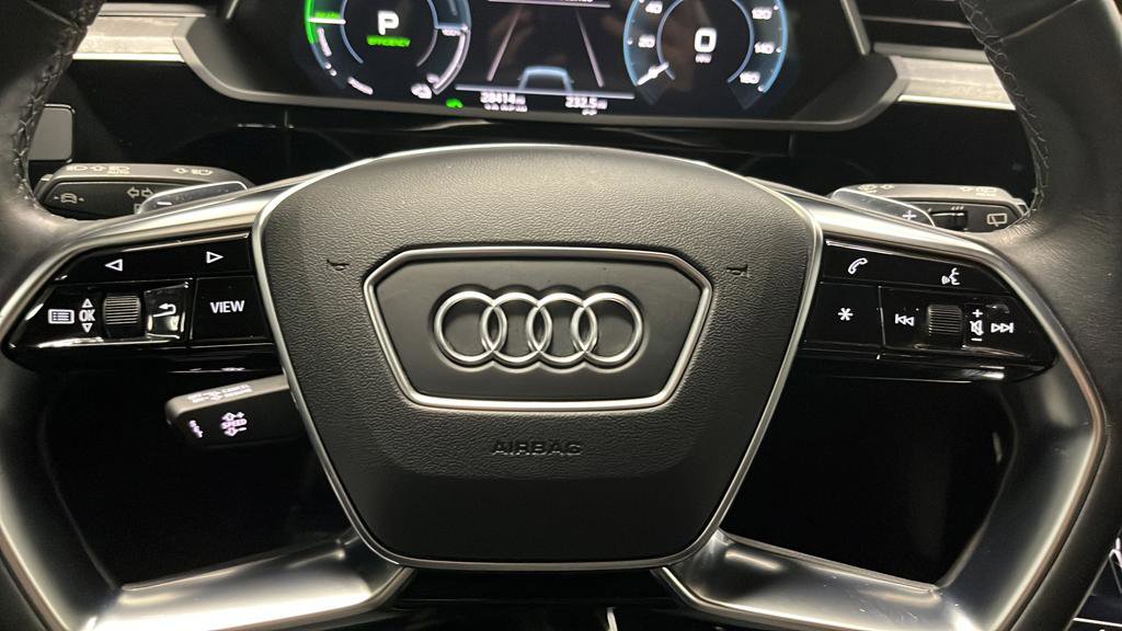 Used 2022 Audi e-tron Premium w/ Towing Package image 16