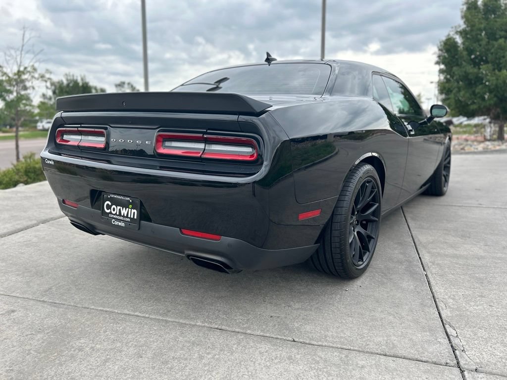Used 2015 Dodge Challenger SRT Hellcat RWD image 7