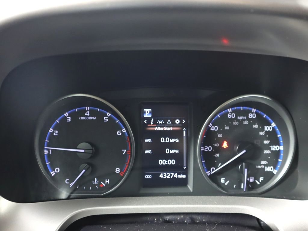 Used 2018 Toyota RAV4 LE AWD/4WD image 13