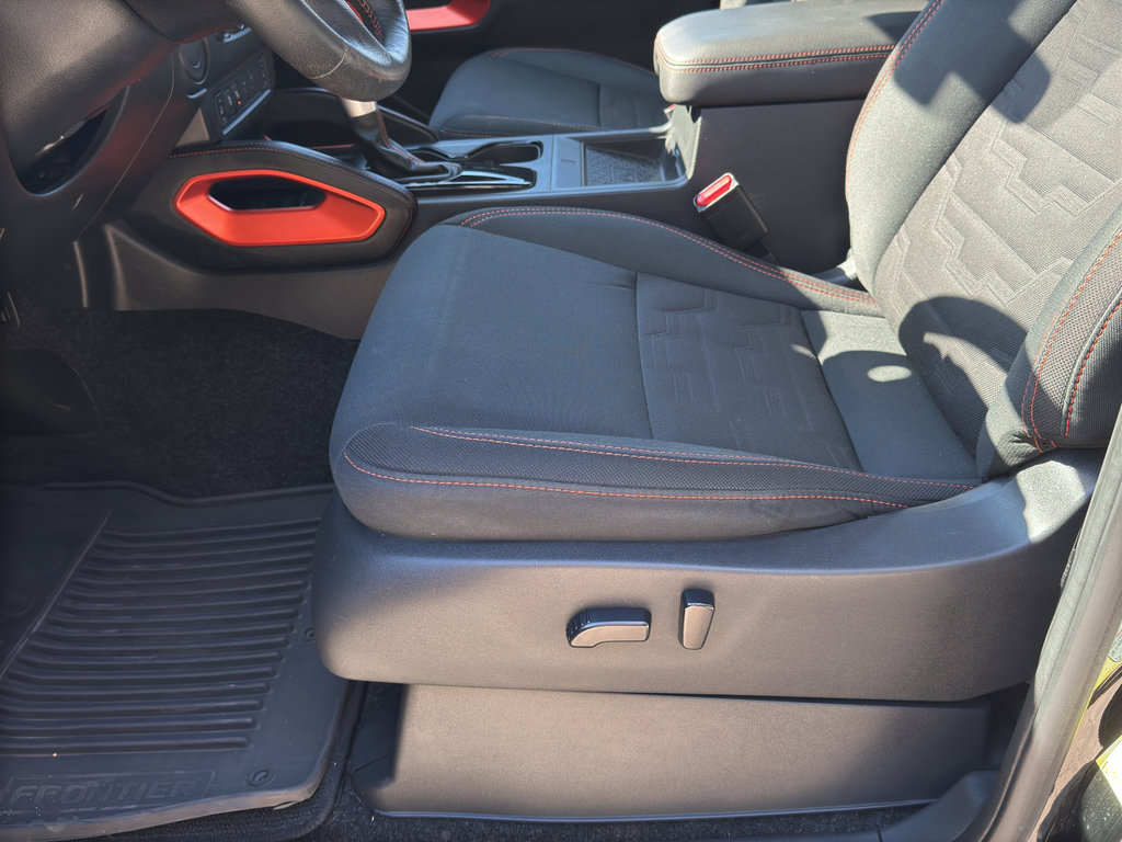 Used 2022 Nissan Frontier Pro-X image 12