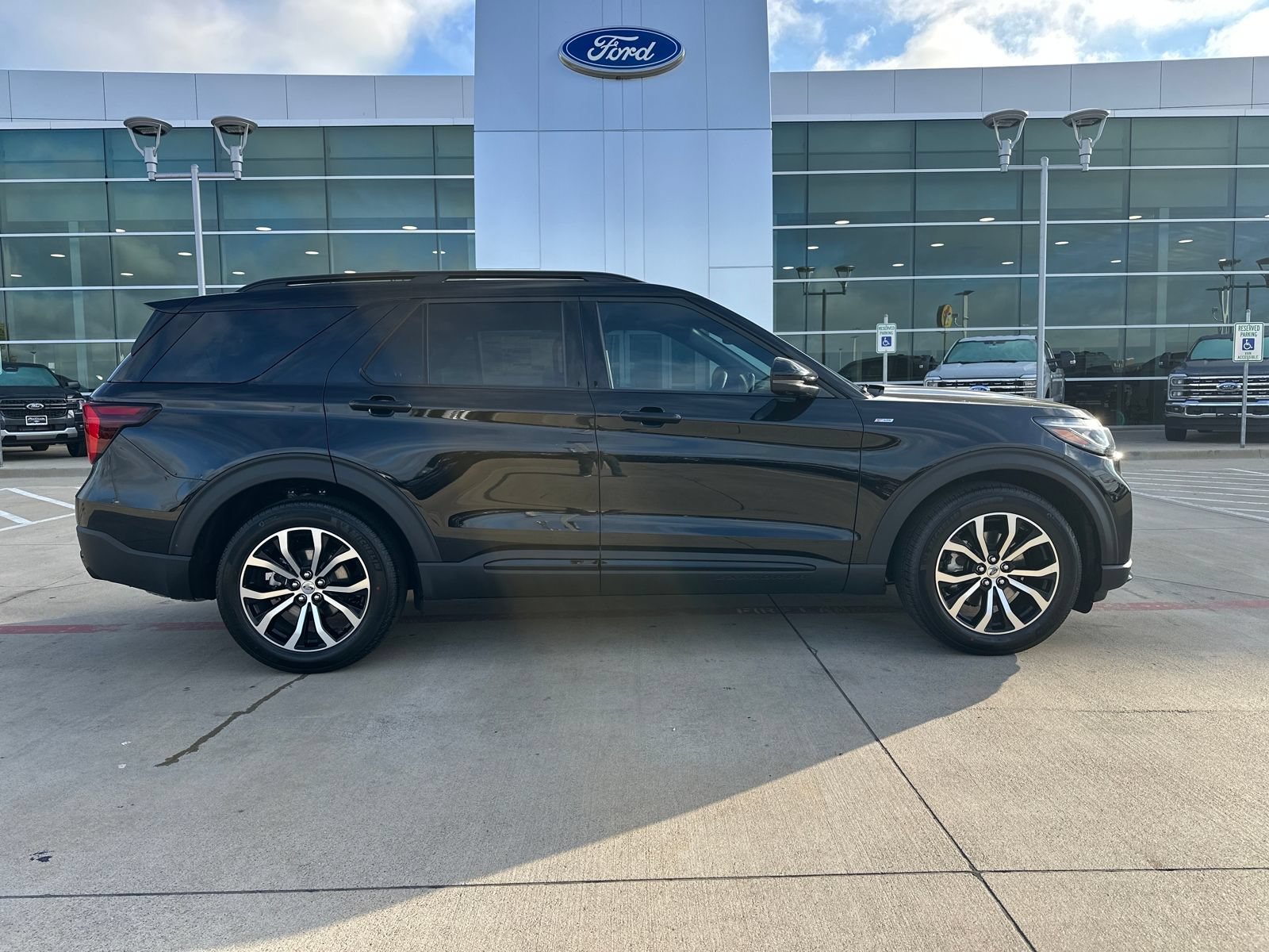 New 2026 Ford Explorer ST-Line w/ Premium Package RWD image 6