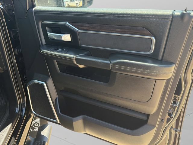 Used 2025 RAM 3500 Laramie AWD/4WD image 10