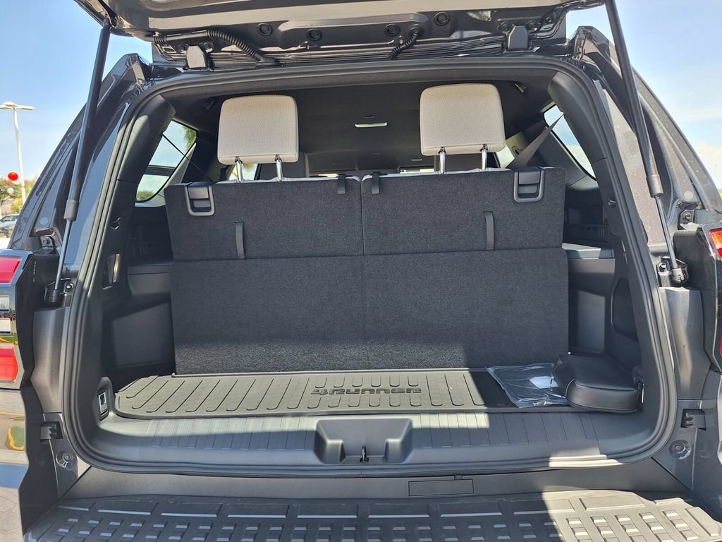 New 2026 Toyota 4Runner SR5 AWD/4WD image 15