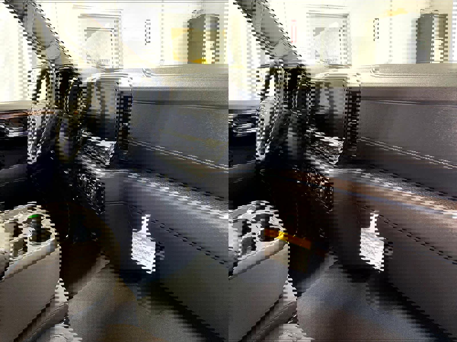 Used 2024 Chevrolet Silverado 1500 LT AWD/4WD image 14