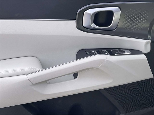 Certified 2023 Kia Sorento S image 26