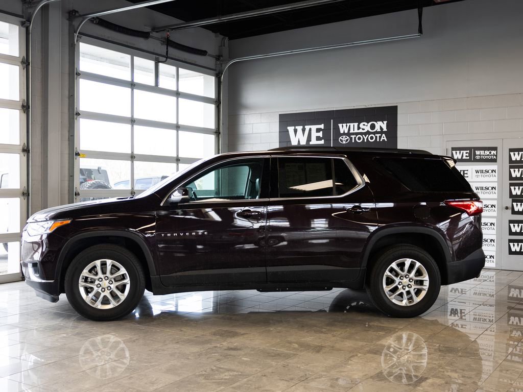 Used 2021 Chevrolet Traverse LT FWD image 1