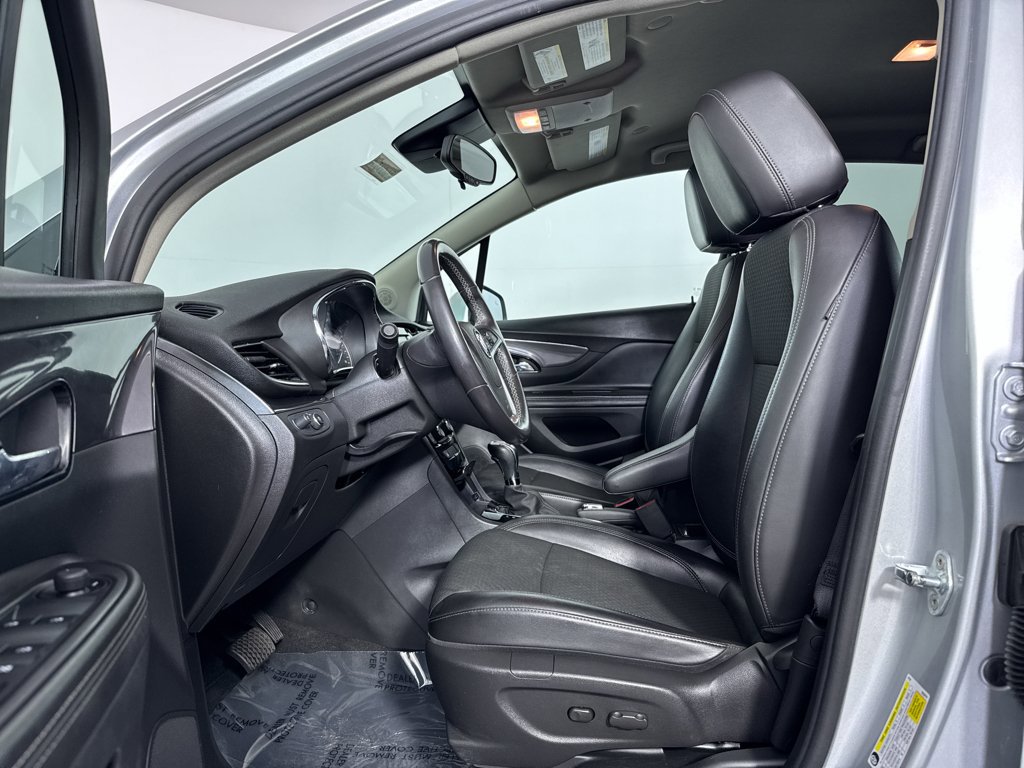 Used 2021 Buick Encore Preferred w/ Safety Package II image 4