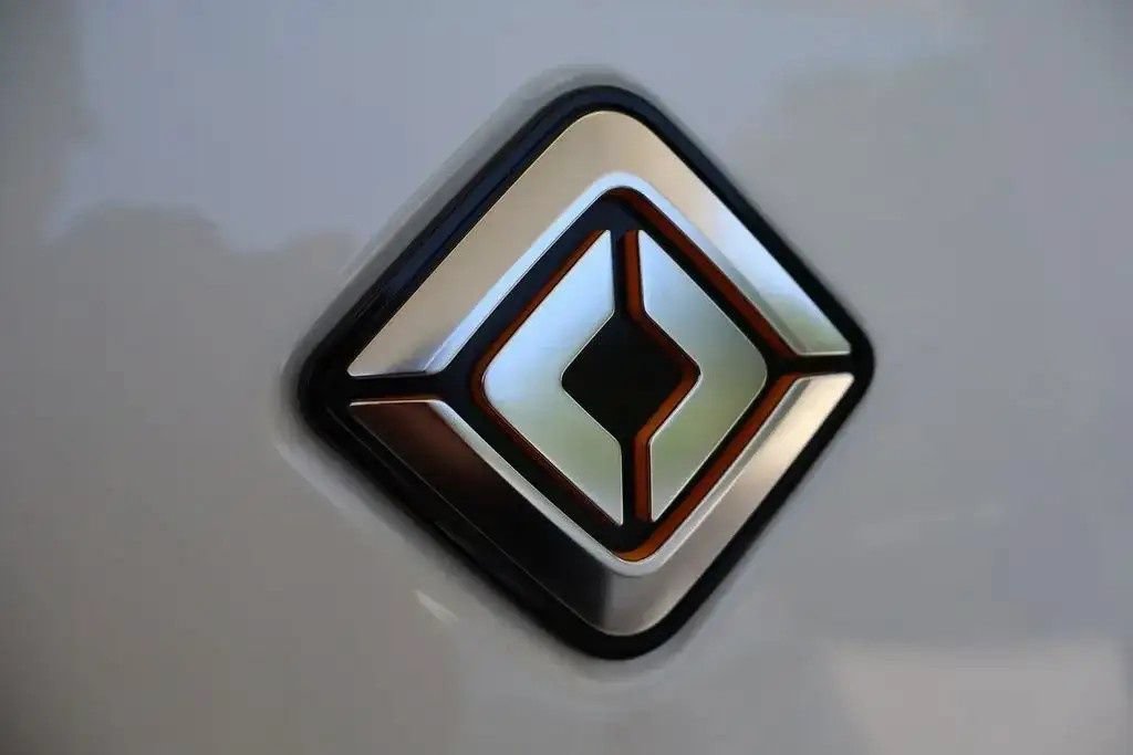 Used 2024 Rivian R1S Adventure AWD/4WD image 26