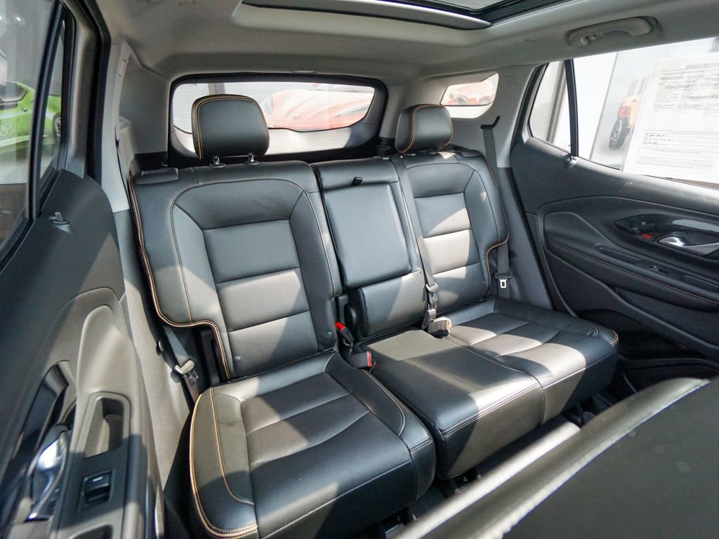 Used 2022 GMC Terrain AT4 image 35