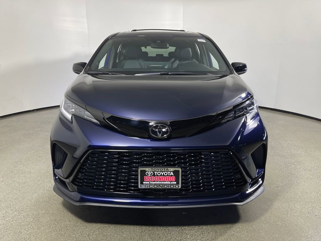 New 2026 Toyota Sienna XSE image 8