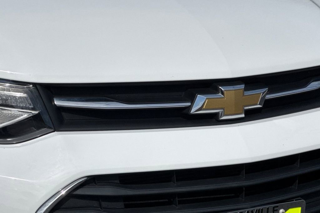 Used 2018 Chevrolet Trax LT w/ LT Convenience Package image 8