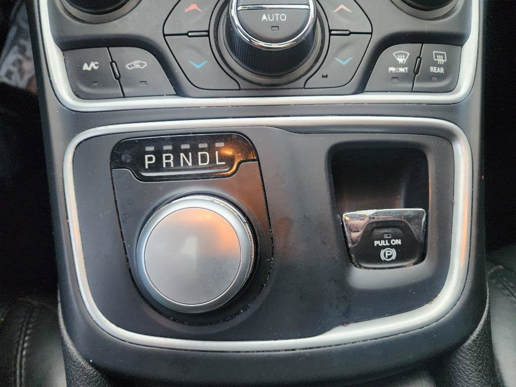 Used 2017 Chrysler 200 Limited Platinum w/ Comfort & Convenience Group image 16