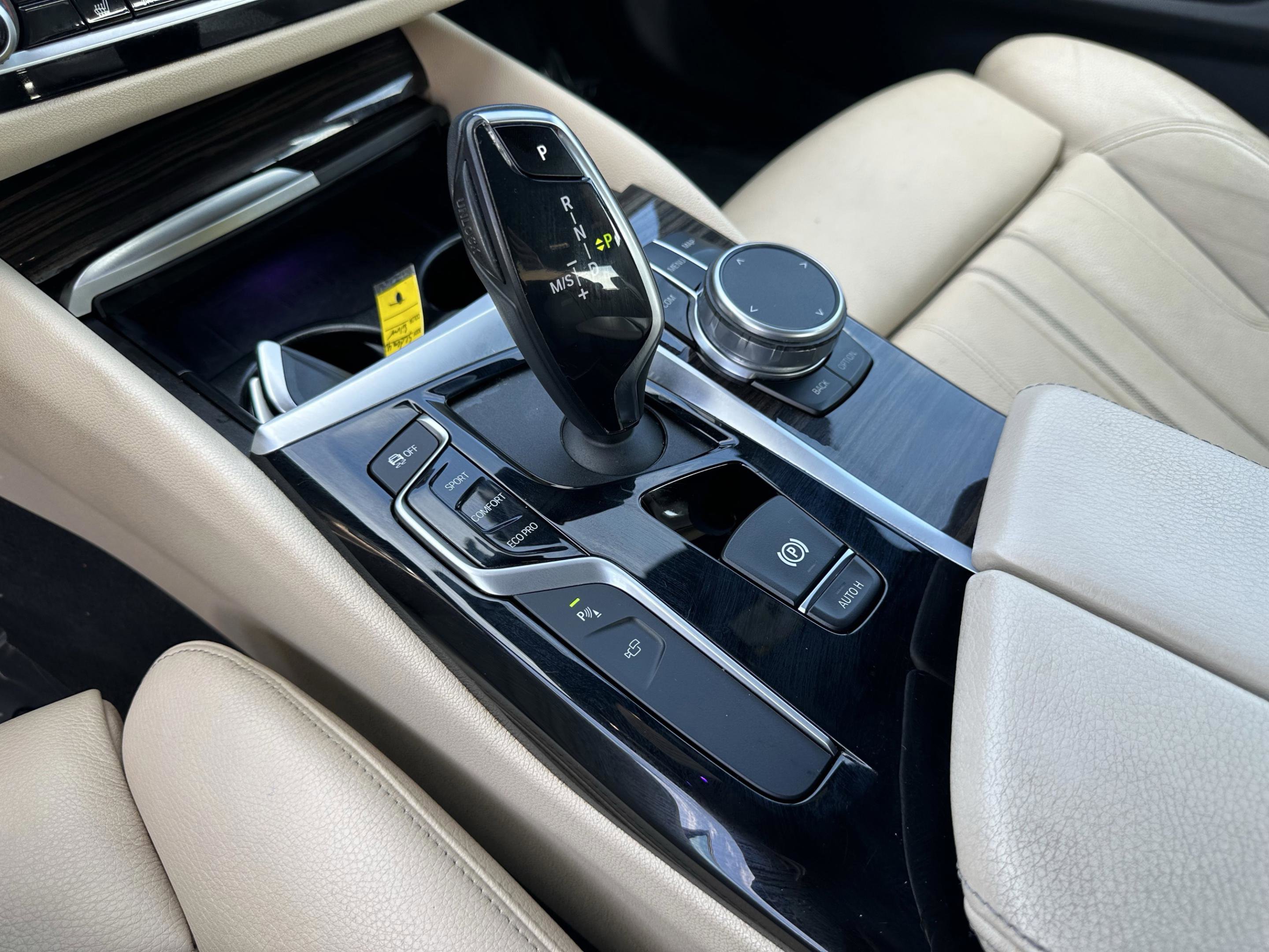 Used 2019 BMW 530i w/ Premium Package image 29