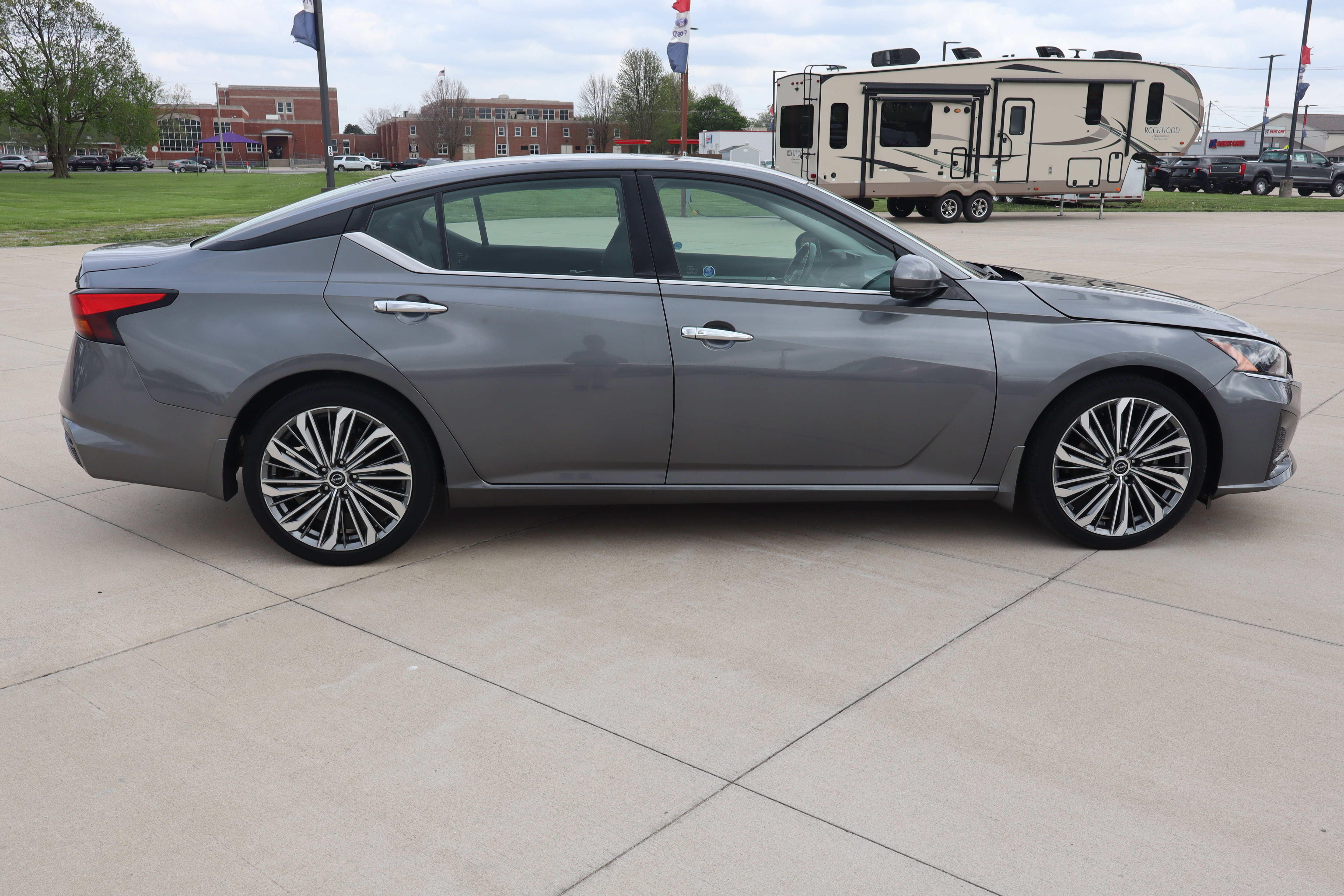 Used 2023 Nissan Altima 2.5 SL FWD image 5