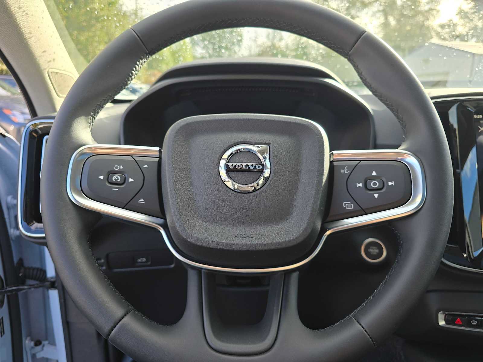 New 2026 Volvo XC40 B5 Plus w/ Protection Package Premier AWD/4WD image 24