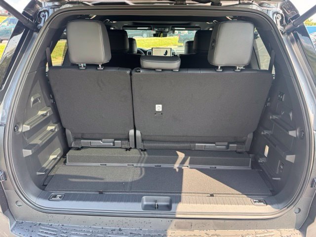 New 2026 Toyota Sequoia Platinum w/ Tow Technology Package AWD/4WD image 15