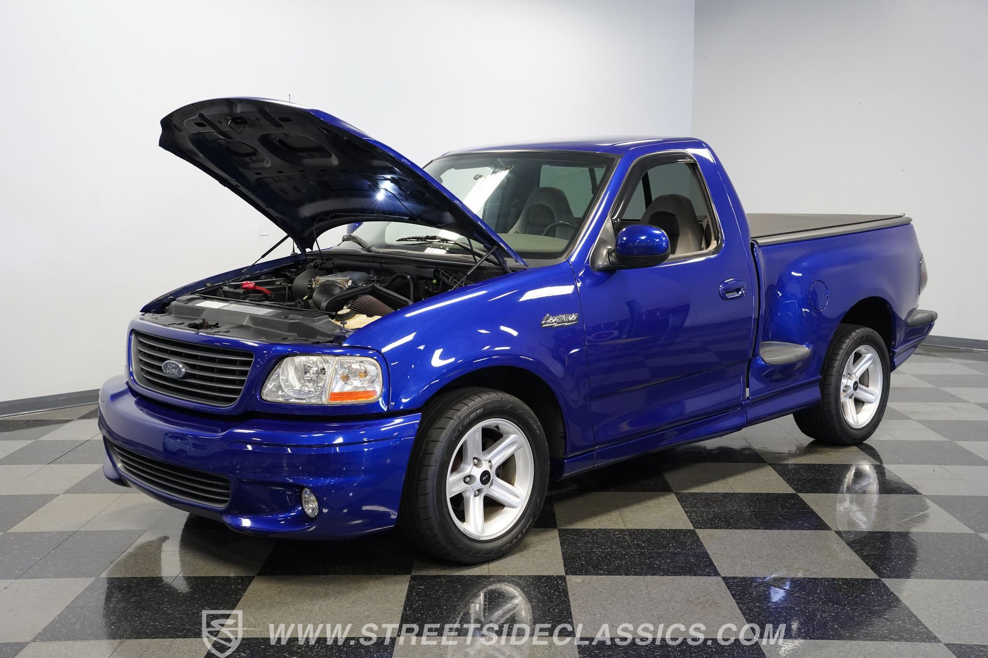 Used 2003 Ford F150 Lightning RWD image 32