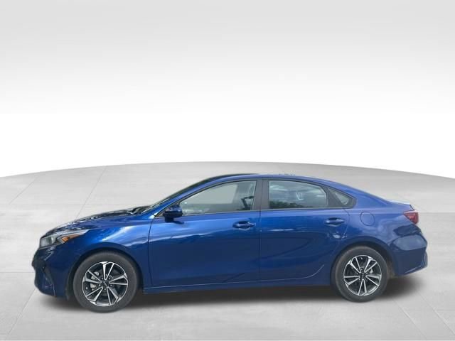 Used 2024 Kia Forte LXS FWD image 2