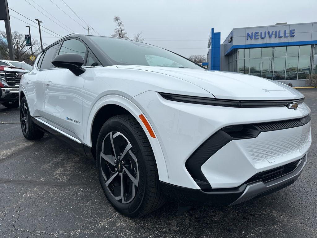 Used 2025 Chevrolet Equinox EV LT image 1
