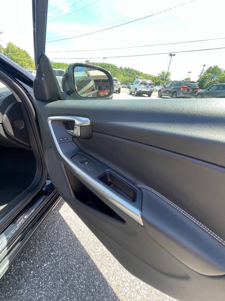 Used 2017 Volvo S60 T5 Dynamic w/ Vision Package FWD image 19