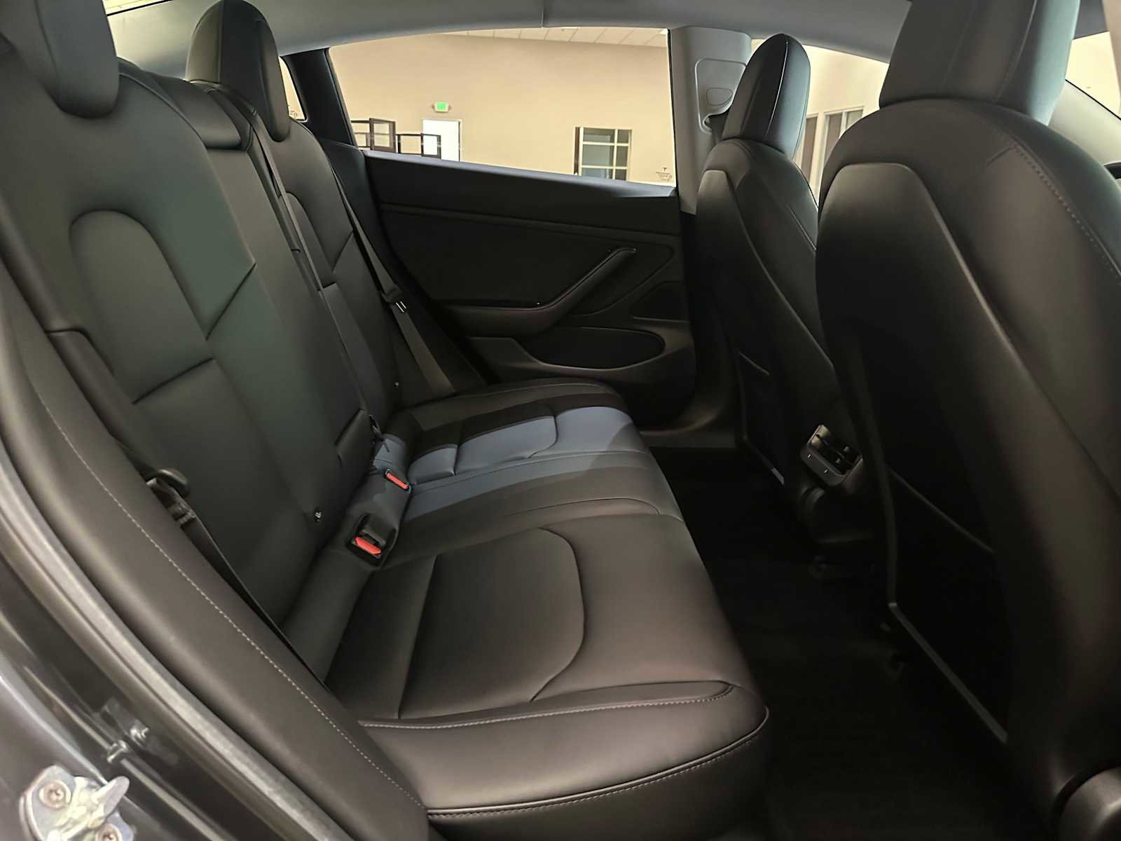 Used 2018 Tesla Model 3 Long Range RWD image 29