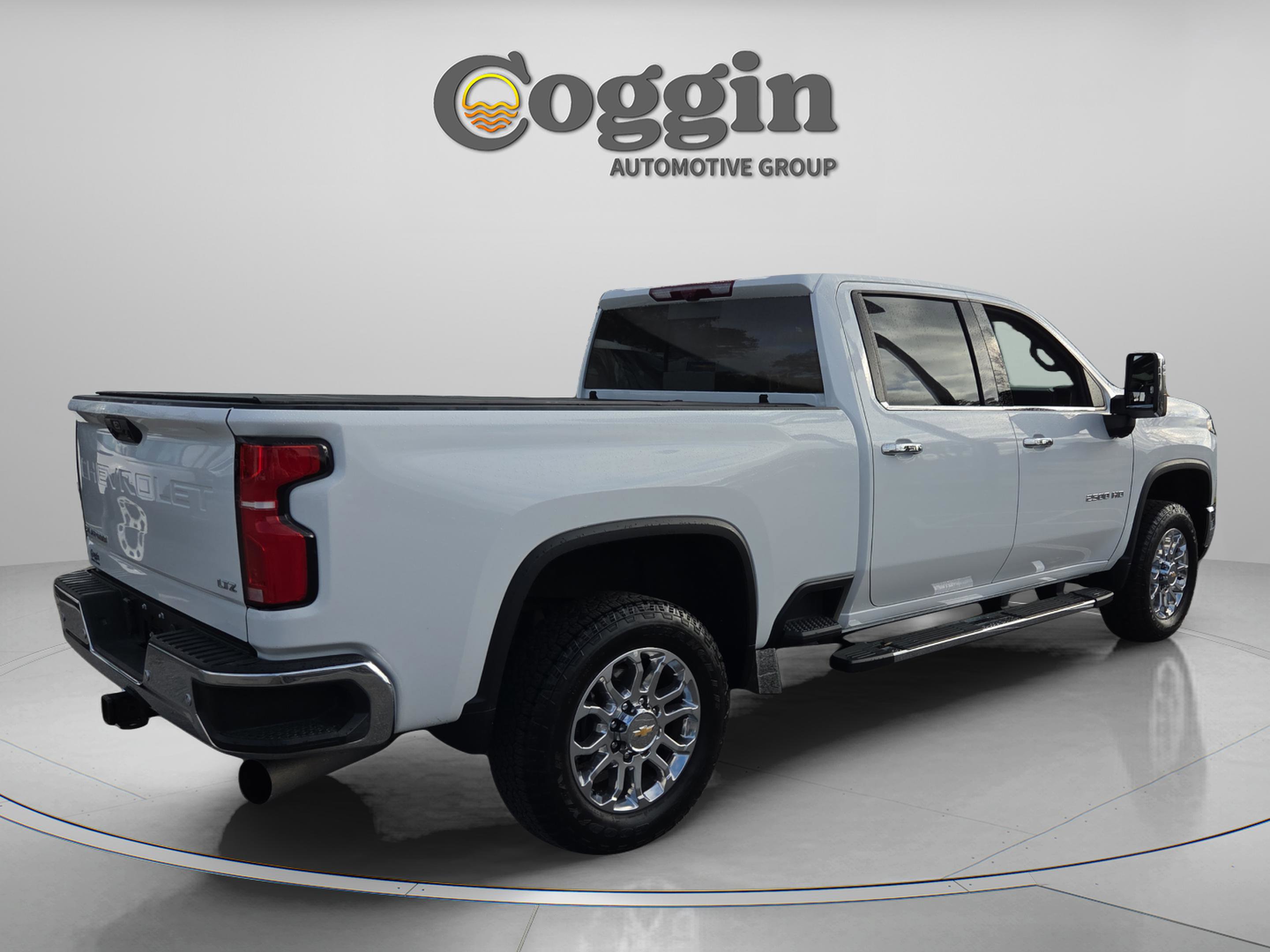 Used 2025 Chevrolet Silverado 2500 LTZ w/ LTZ Premium Package image 6