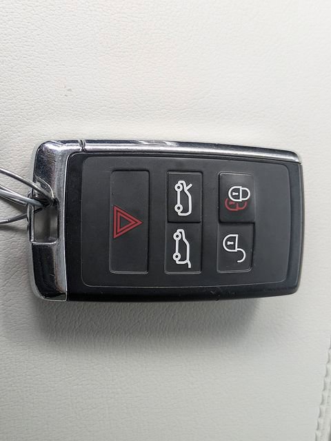 Used 2020 Jaguar I-PACE SE image 38