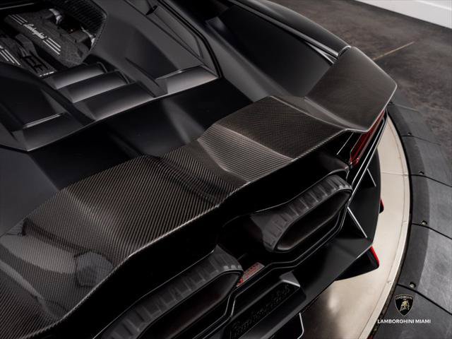 Used 2025 Lamborghini Revuelto AWD/4WD image 21