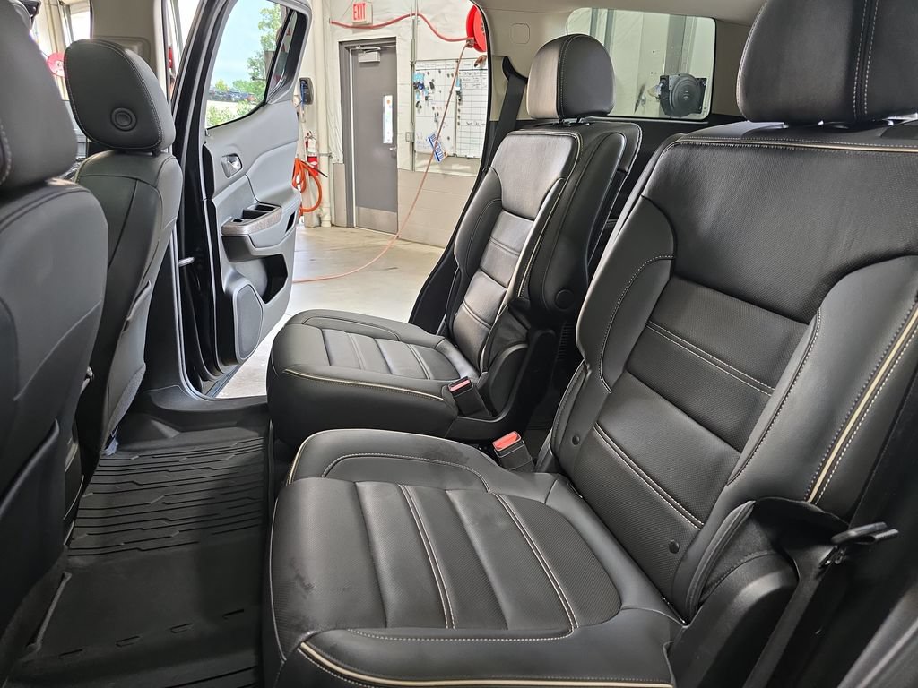 Certified 2023 GMC Acadia Denali w/ Black Diamond Edition AWD/4WD image 17