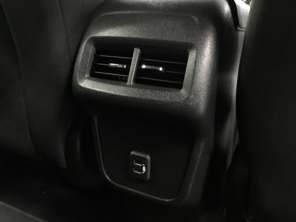 Used 2023 Chevrolet Equinox LS image 21