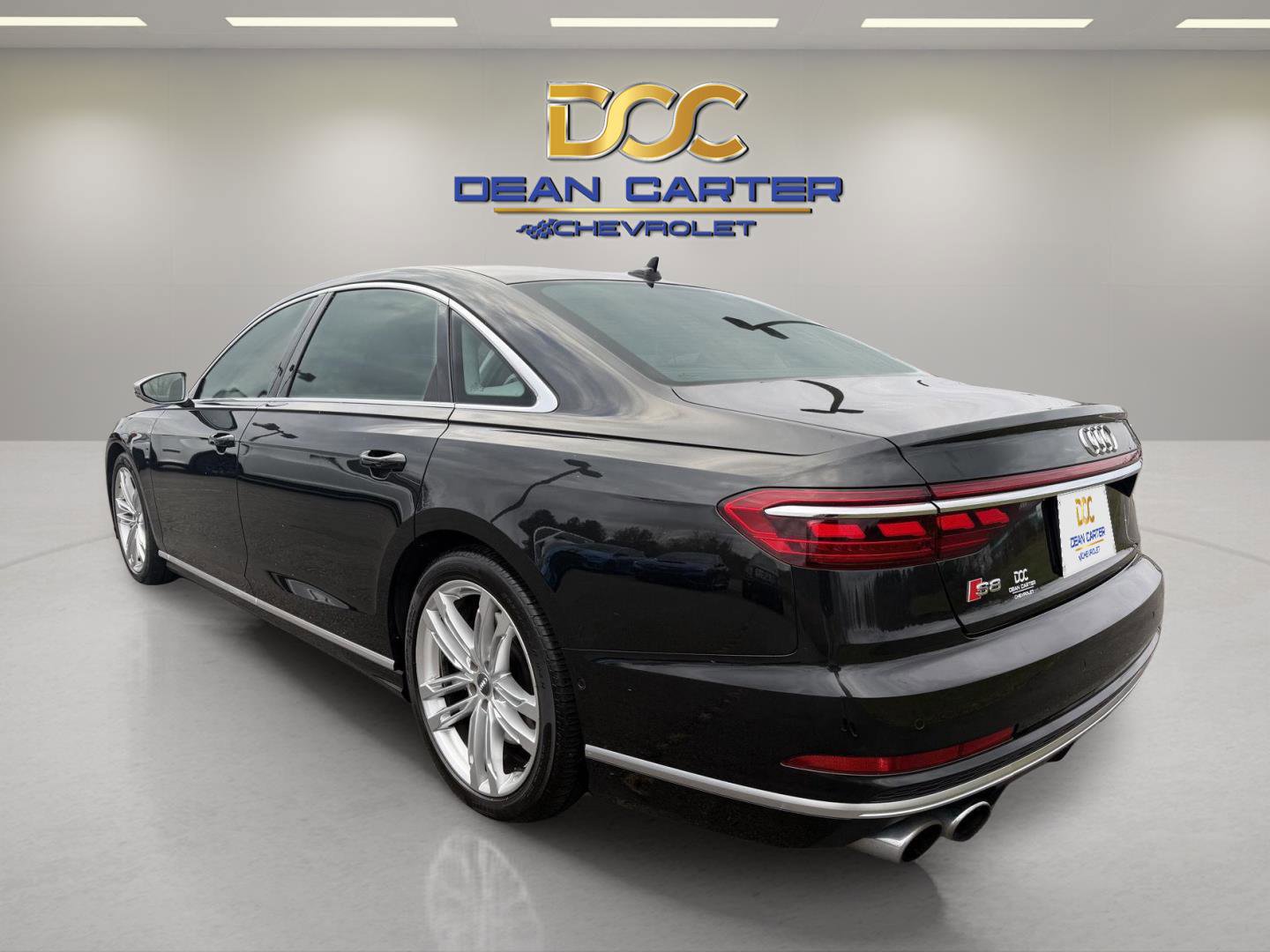 Used 2020 Audi S8 L w/ S8 Executive Package image 4