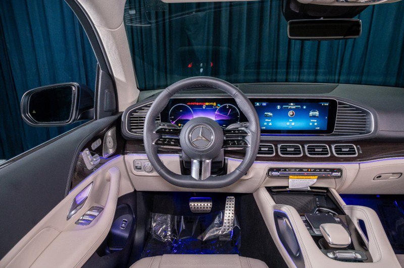 New 2026 Mercedes-Benz GLS 580 4MATIC image 13