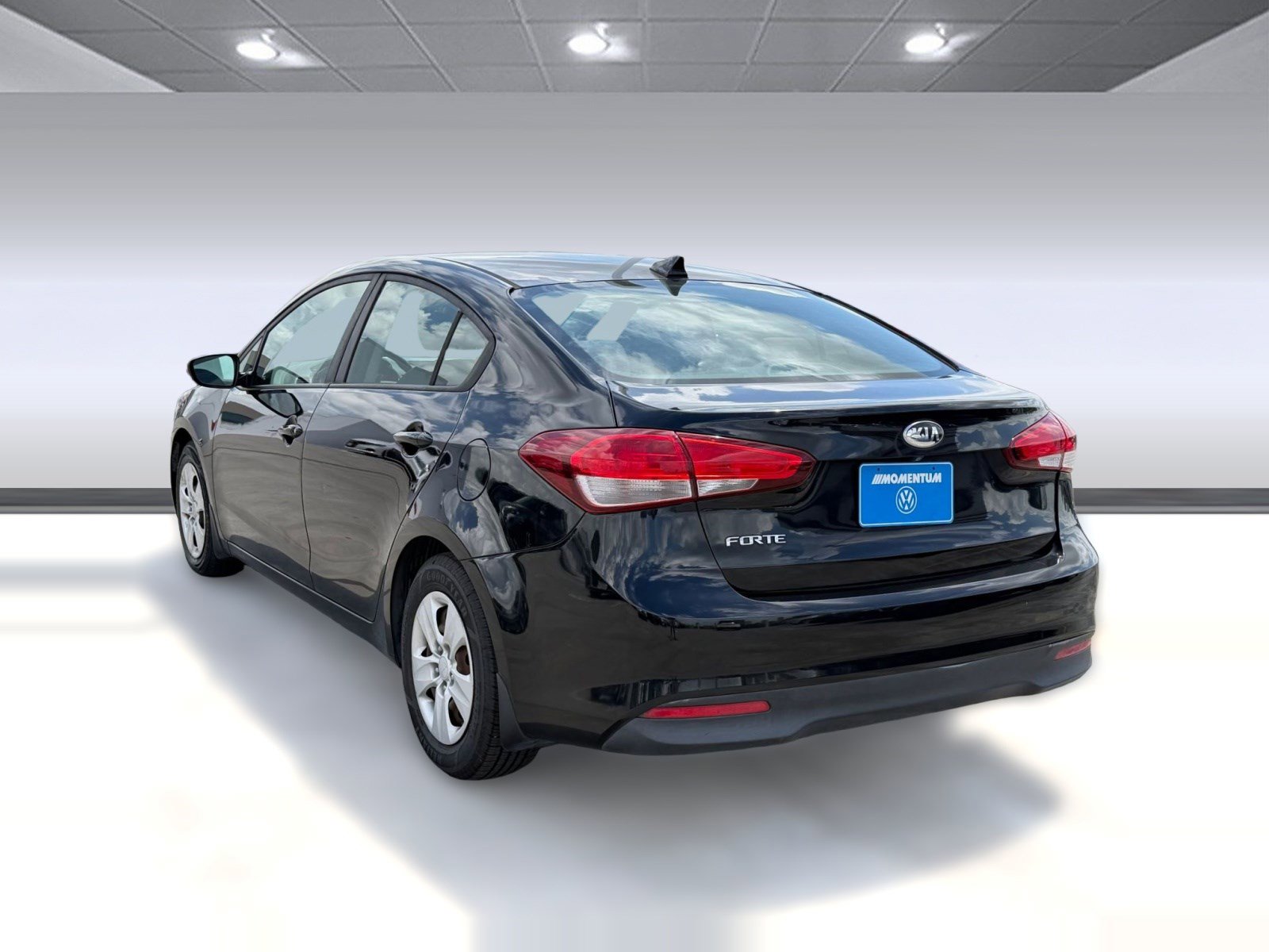 Used 2018 Kia Forte LX w/ LX Popular Package image 3
