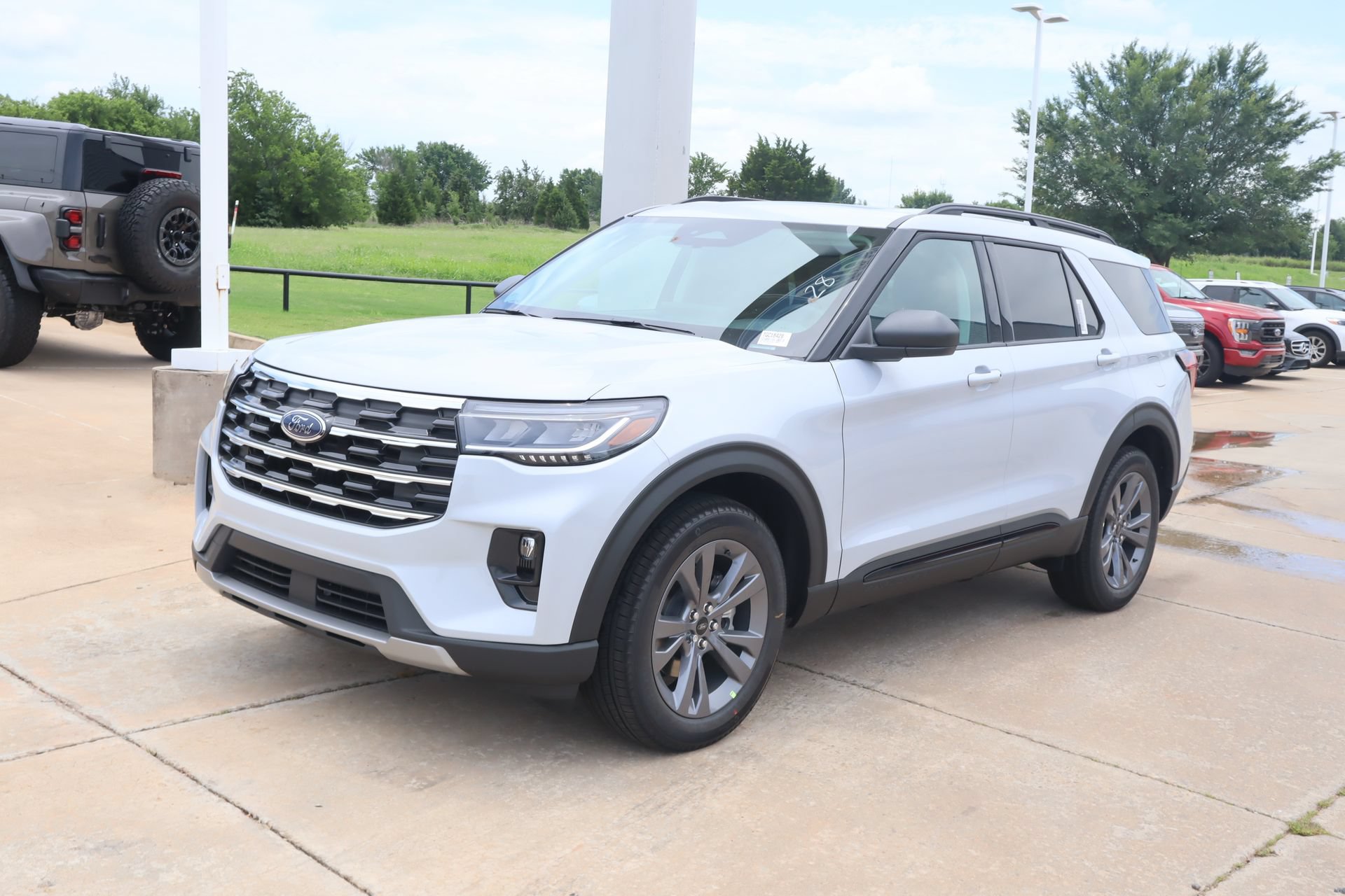New 2026 Ford Explorer Active w/ Active Comfort Package AWD/4WD image 10