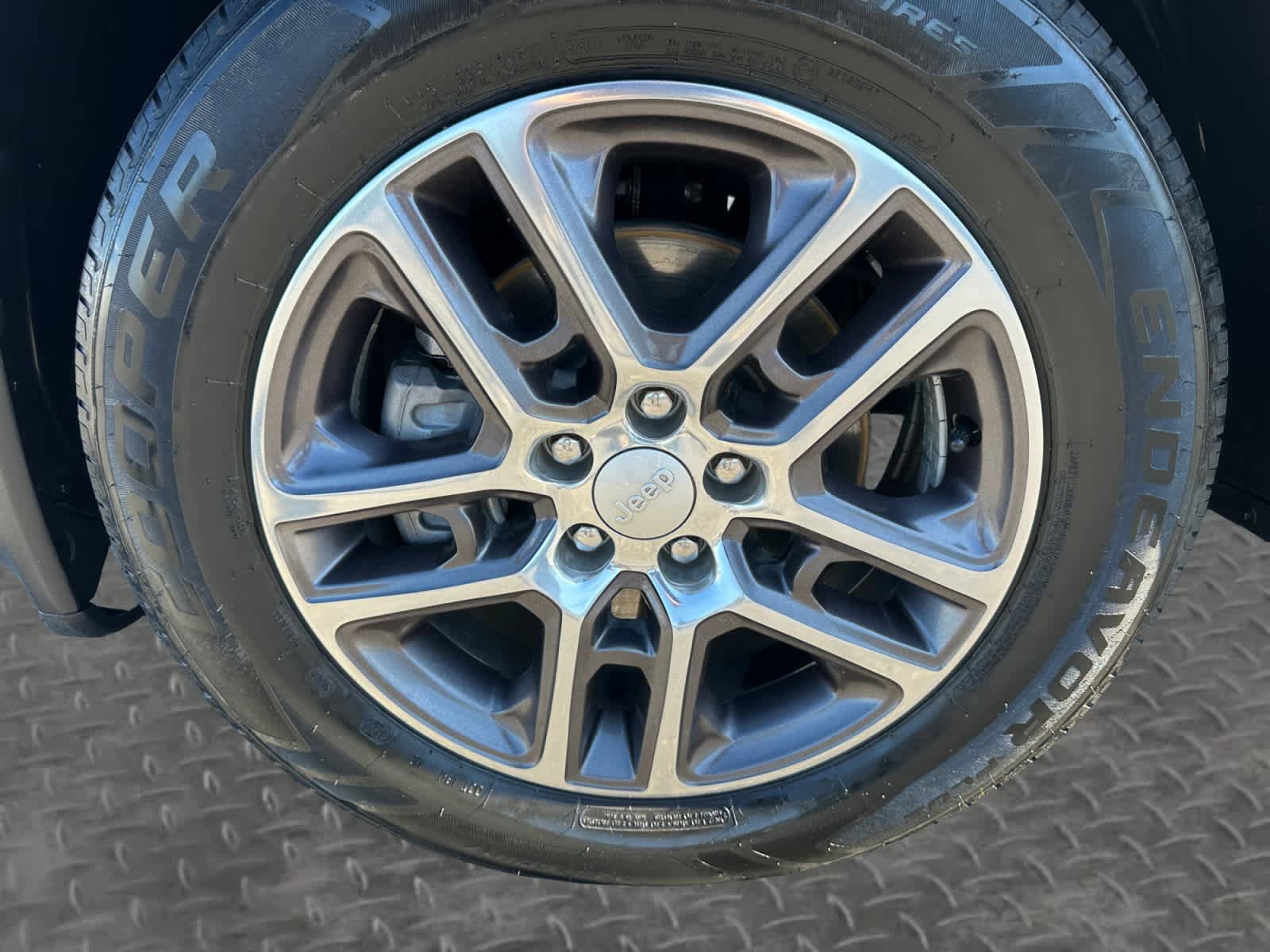 Used 2020 Jeep Compass Latitude FWD image 9