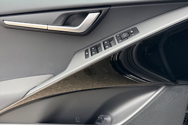 New 2026 Kia Niro Wind FWD image 12