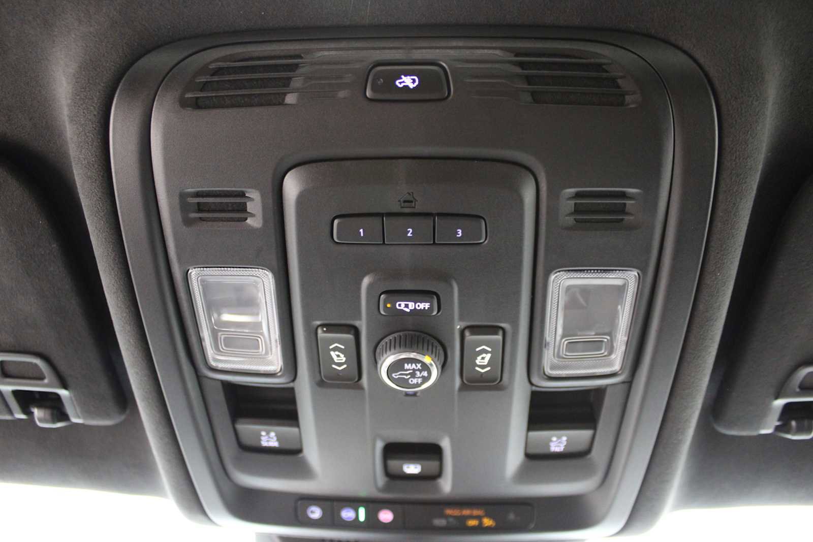 Certified 2024 Cadillac Escalade ESV Sport Platinum w/ LPO, ONYX Package image 32