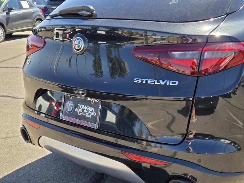 Used 2020 Alfa Romeo Stelvio Ti AWD/4WD image 5