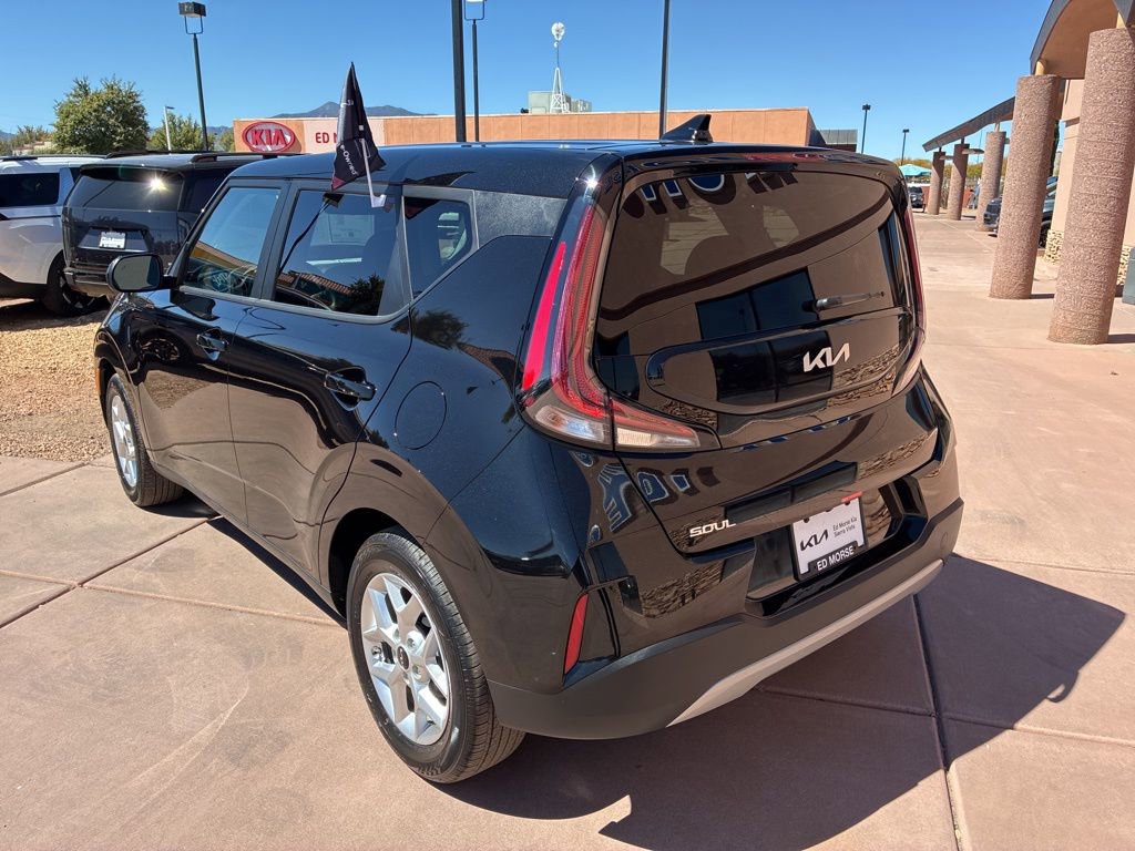 Certified 2025 Kia Soul LX FWD image 6