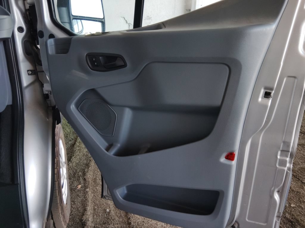 Used 2018 Ford Transit 150 XLT RWD image 11