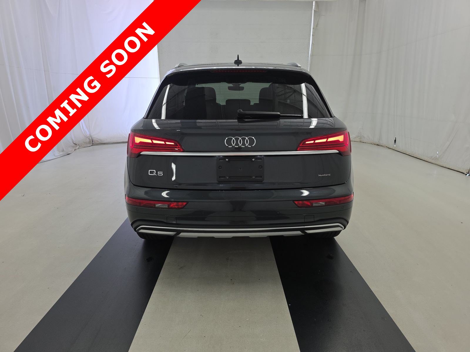 Used 2021 Audi Q5 2.0T Premium w/ Convenience Package AWD/4WD image 4