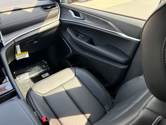 New 2026 Jeep Grand Cherokee Limited AWD/4WD image 37