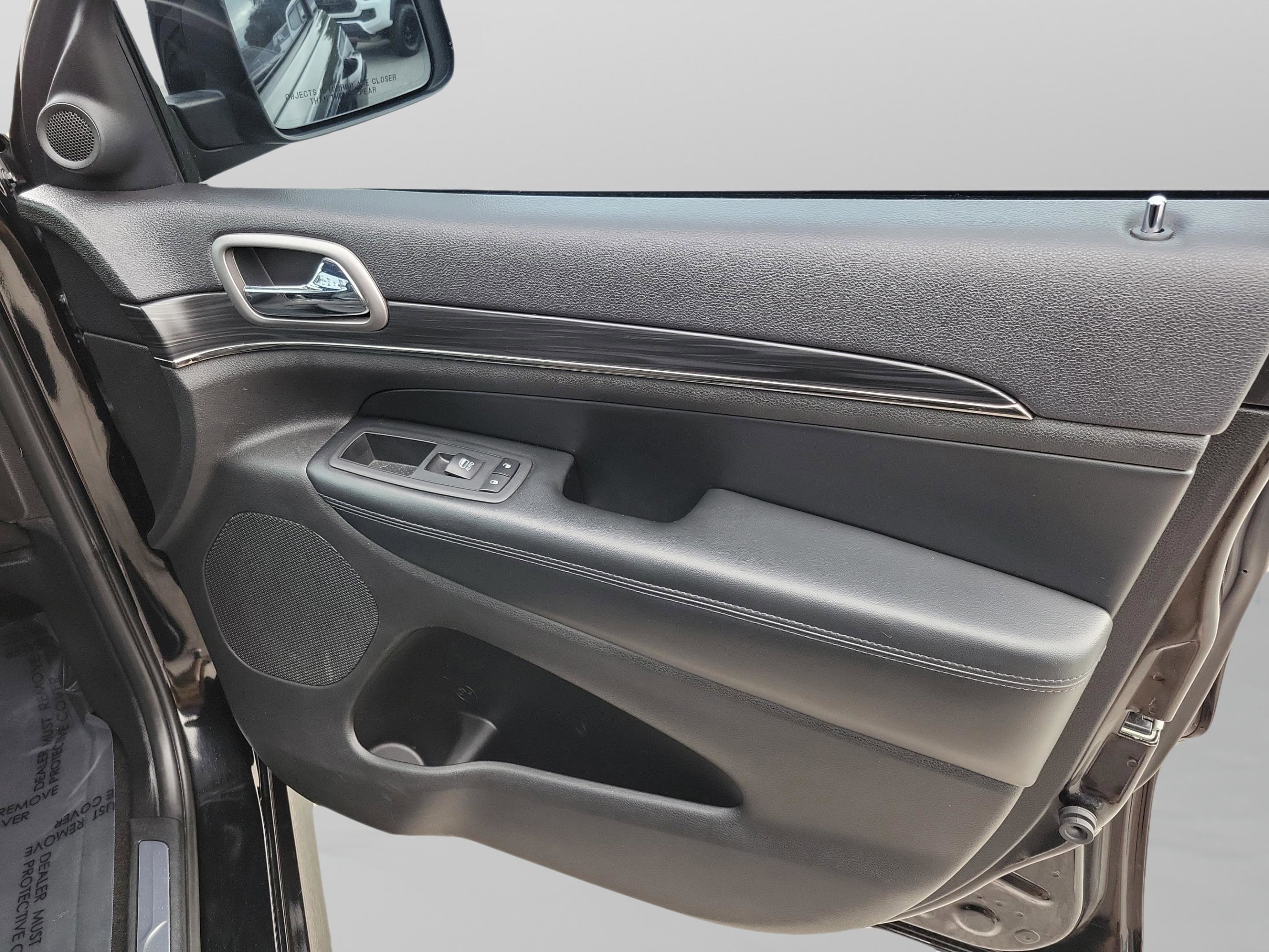 Used 2020 Jeep Grand Cherokee Limited X image 28