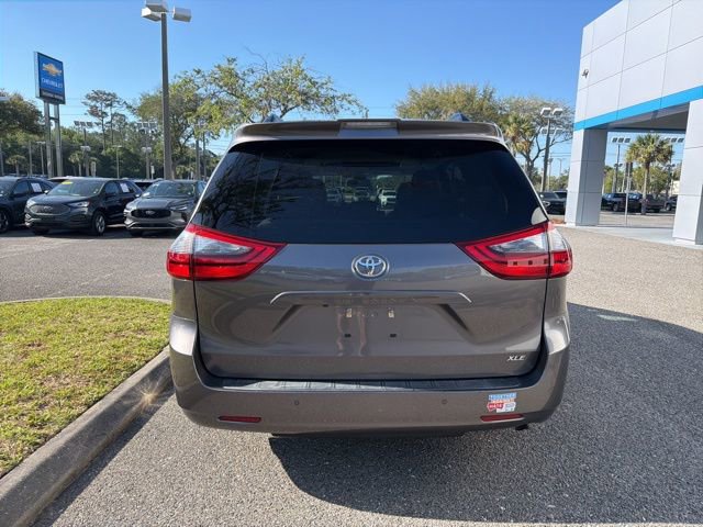 Used 2020 Toyota Sienna XLE w/ XLE Navigation Package FWD image 6