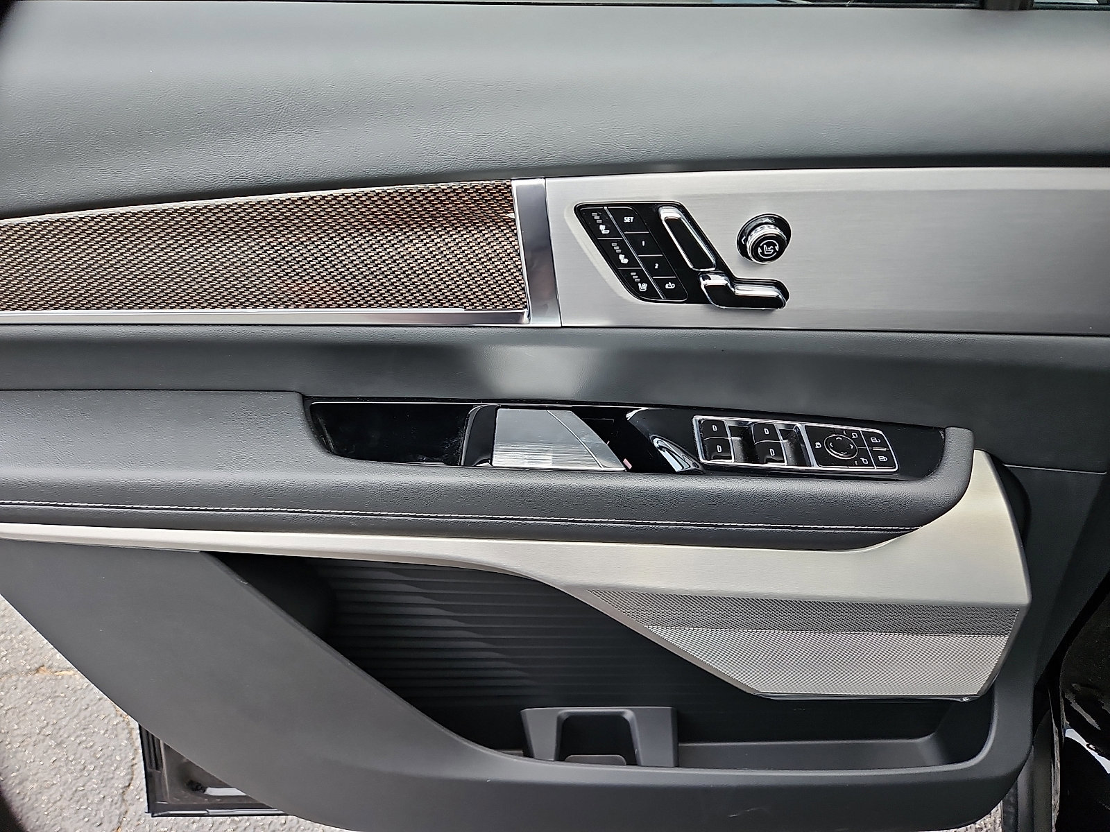 Certified 2026 Cadillac Vistiq Luxury image 10