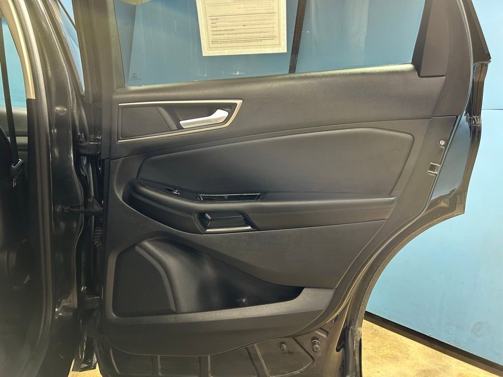 Used 2015 Ford Edge SEL w/ Equipment Group 201A image 22