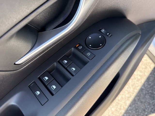 Certified 2025 Hyundai Santa Cruz SE AWD/4WD image 11
