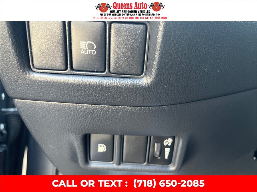 Used 2019 Toyota C-HR LE FWD image 41