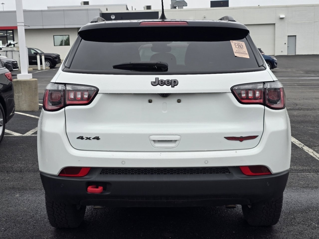 Used 2025 Jeep Compass Trailhawk AWD/4WD image 5